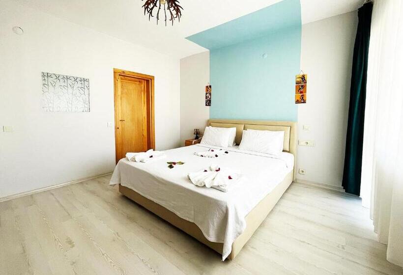 اتاق لوکس سه تخته, Zephyros City Otel