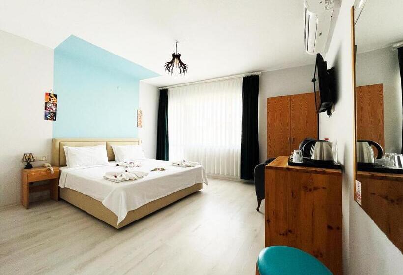 اتاق لوکس سه تخته, Zephyros City Otel