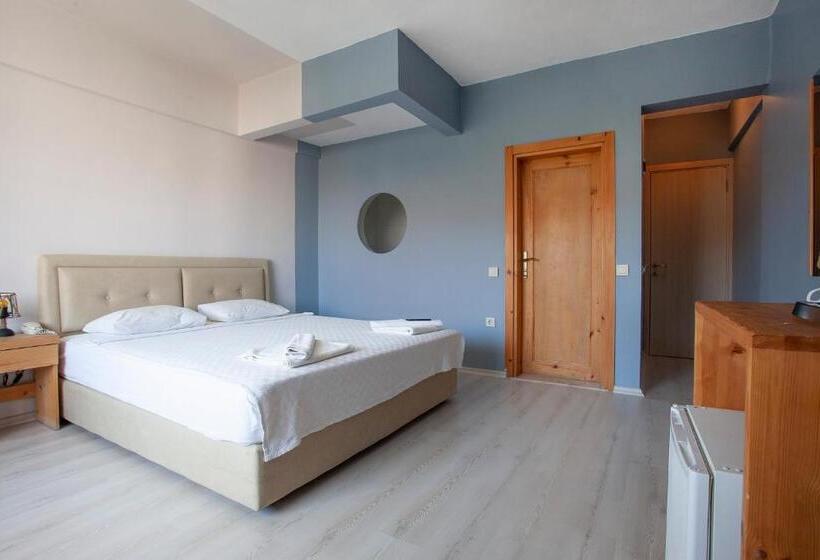 اتاق لوکس سه تخته, Zephyros City Otel