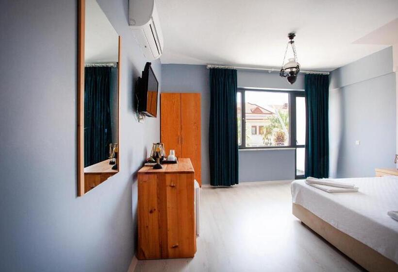 اتاق لوکس سه تخته, Zephyros City Otel