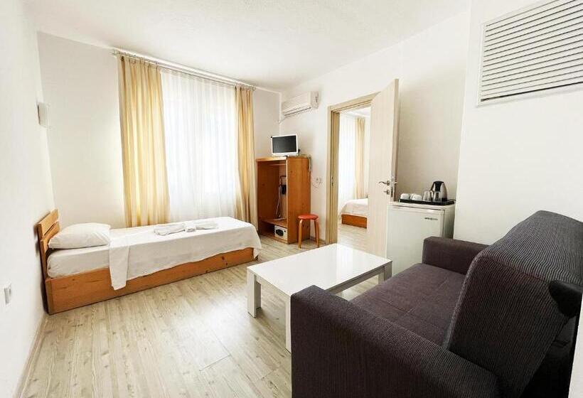 اتاق خانوادگی, Zephyros City Otel