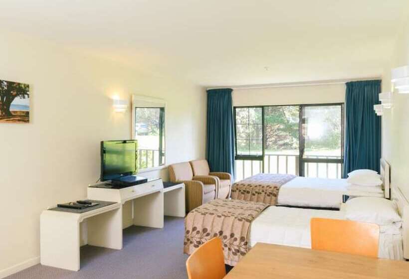 Студия Стандарт, Capital Lodge Motor Inn