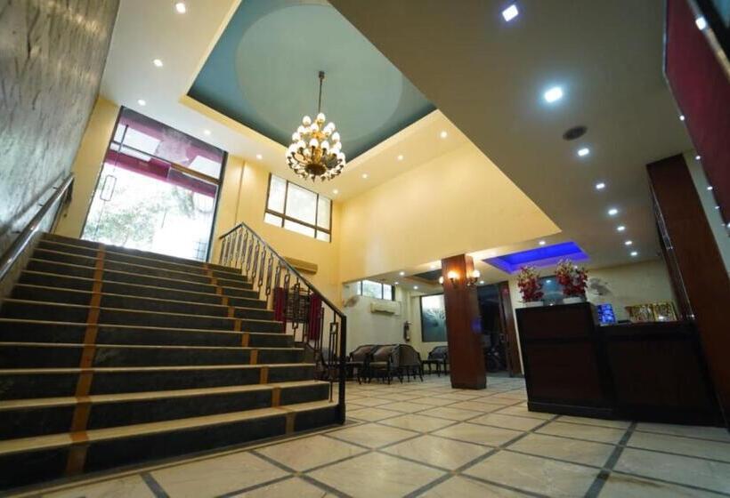 اتاق استاندارد, Saket