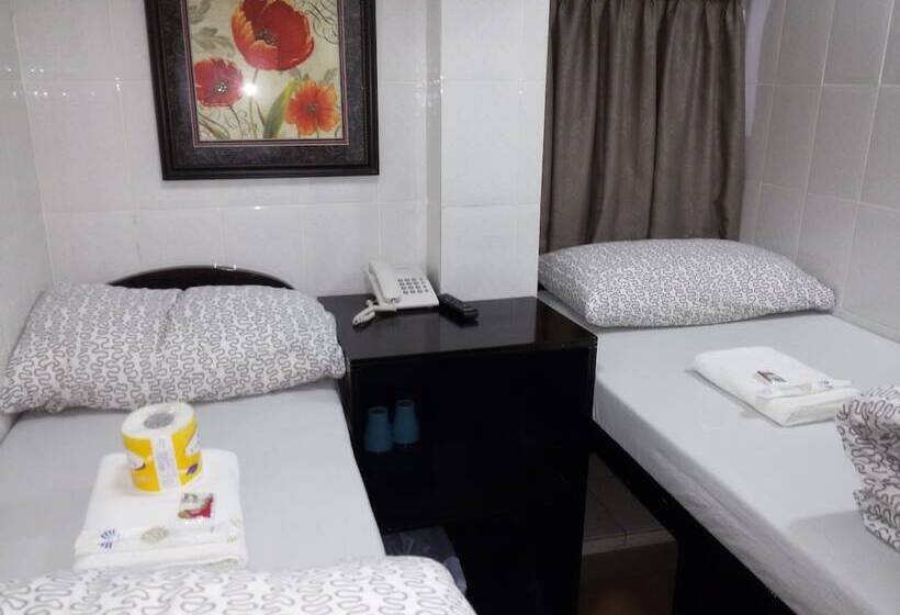 اتاق استاندارد, Tom's Guest House