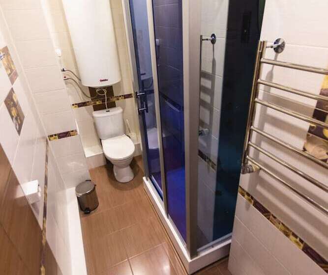 共用房间的床, Hostel U City