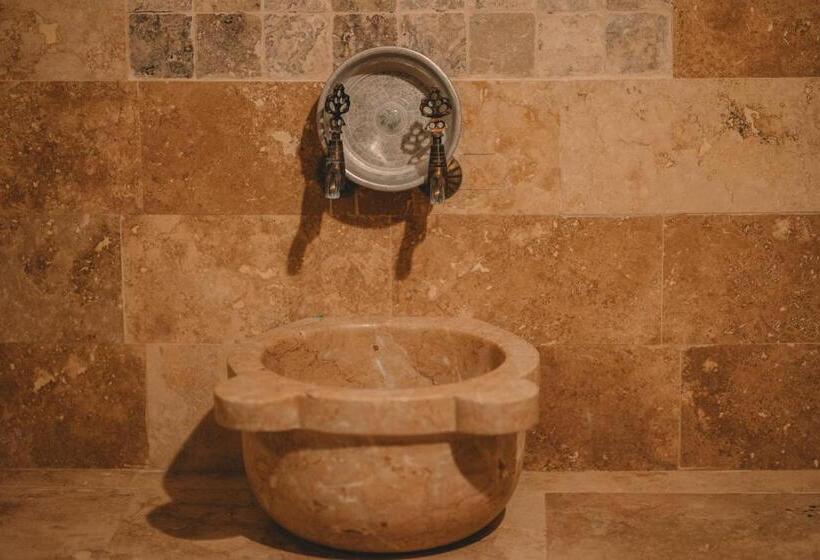 اتاق استاندارد با وان آب گرم, çavuşin Cave House Cappadocia