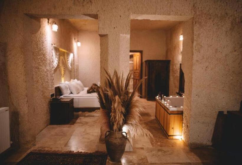 اتاق استاندارد با وان آب گرم, çavuşin Cave House Cappadocia