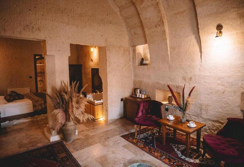 اتاق استاندارد با وان آب گرم, çavuşin Cave House Cappadocia