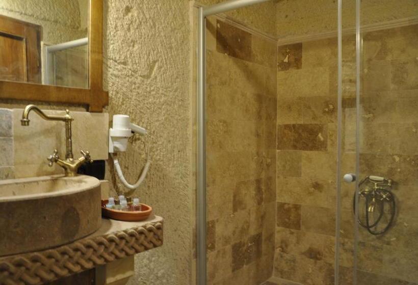 اتاق استاندارد سه نفره, çavuşin Cave House Cappadocia