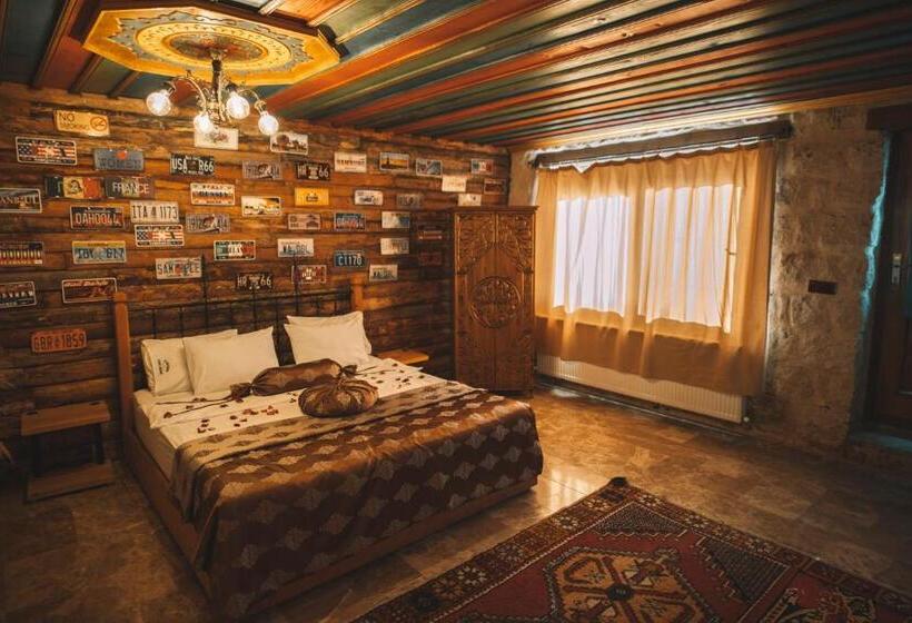 اتاق سوپریور با تخت بزرگ, çavuşin Cave House Cappadocia
