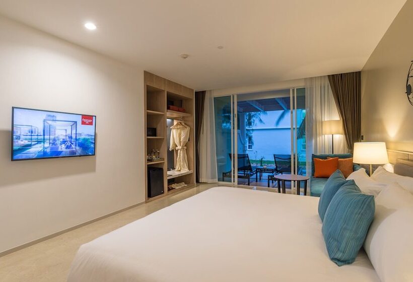 Номер Deluxe с Террасой, Centara Ao Nang Beach Resort & Spa Krabi, Sha Plus
