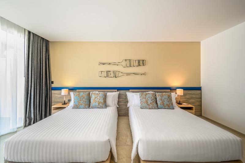 Номер Deluxe с Террасой, Centara Ao Nang Beach Resort & Spa Krabi, Sha Plus