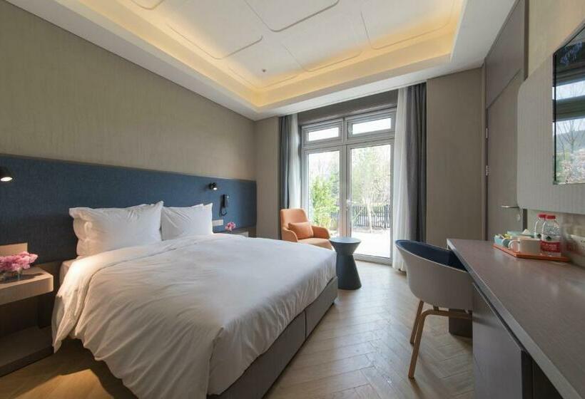 Superior Interior Room, Holiday Inn Express Beijing Badaling, An Ihg