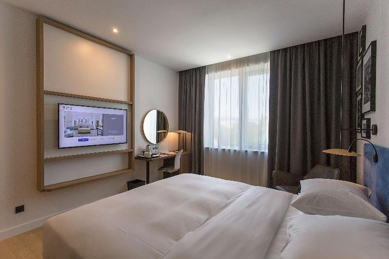 스탠다드 룸 킹사이즈 침대, Hilton Garden Inn Zagreb   Radnicka