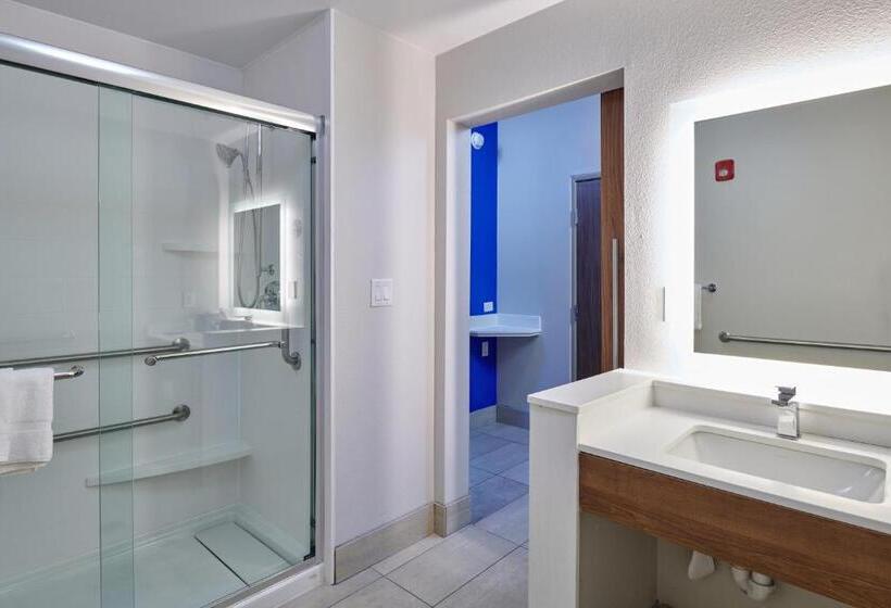 适合残疾人士使用的带超级大床的标准间, Holiday Inn Express   El Paso   Sunland Park Area, An Ihg
