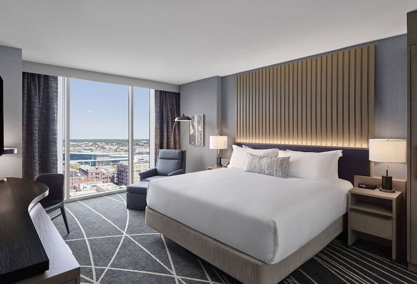 Люкс, Loews Kansas City