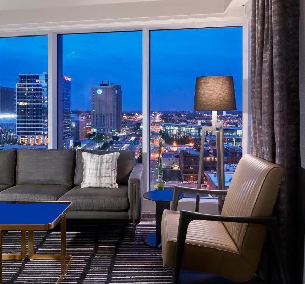 Люкс, Loews Kansas City