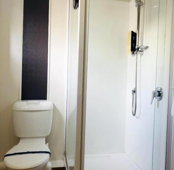 수피리어 스튜디오, Tudor Court Motor Lodge