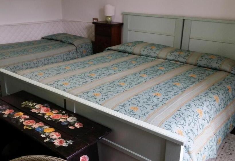 اتاق استاندارد سه نفره, B&b Francesco In Assisi