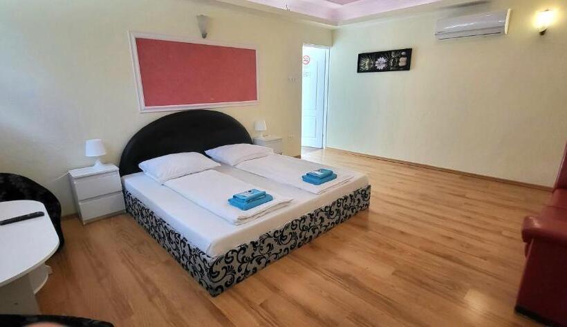 اتاق لوکس, Etna   Hostel  Noclegi Rzeszów