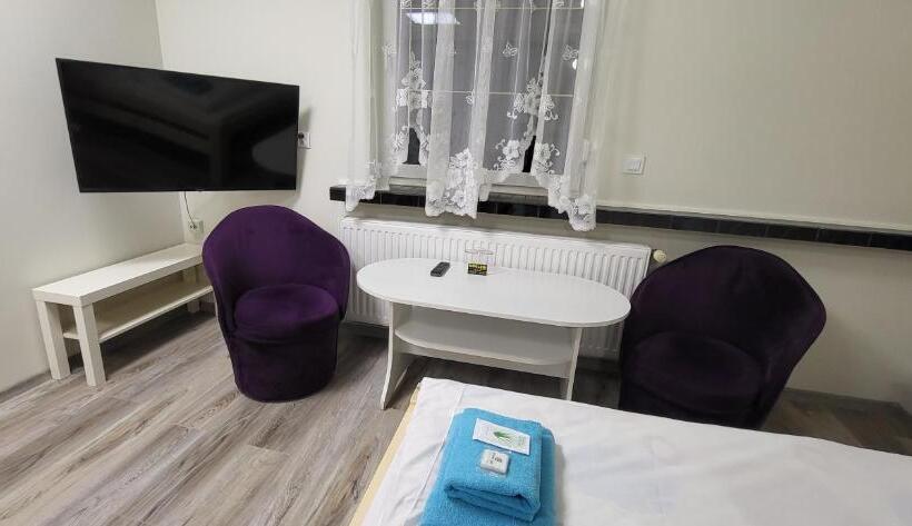 اتاق راحتی سه تخته, Etna   Hostel  Noclegi Rzeszów