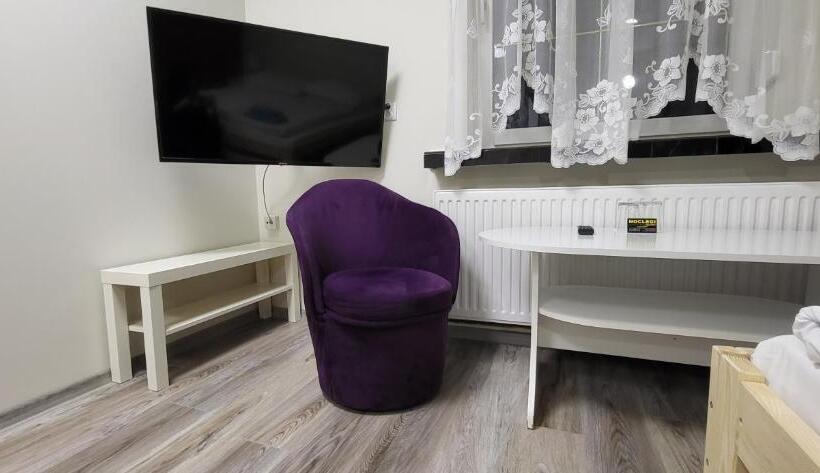 اتاق راحتی سه تخته, Etna   Hostel  Noclegi Rzeszów
