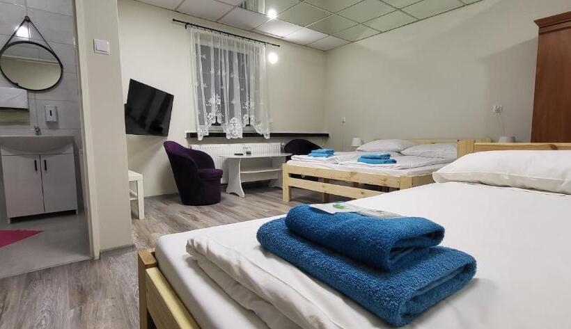 اتاق راحتی سه تخته, Etna   Hostel  Noclegi Rzeszów