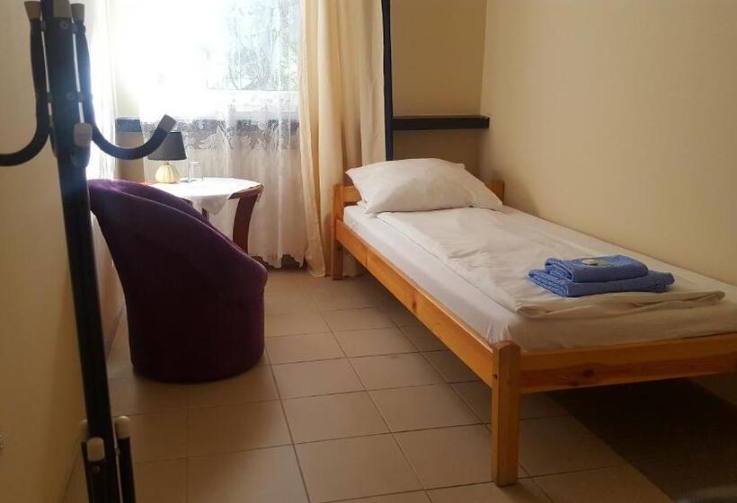 اتاق استاندارد یک تخته با سرویس بهداشتی مشترک, Etna   Hostel  Noclegi Rzeszów