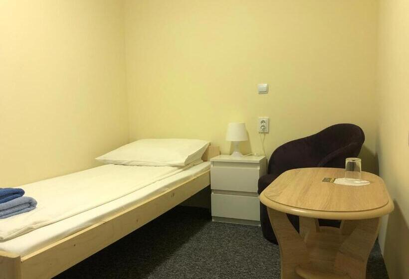 اتاق استاندارد یک تخته با سرویس بهداشتی مشترک, Etna   Hostel  Noclegi Rzeszów