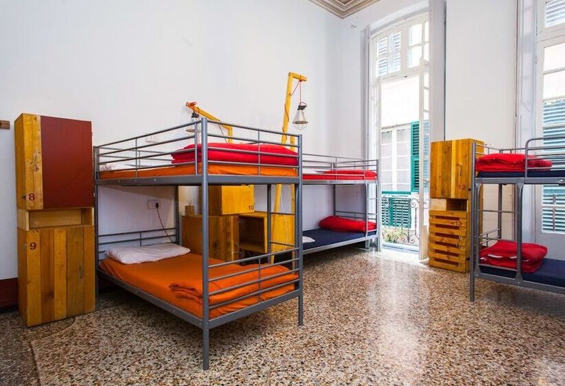 تختخواب در اتاق مشترک, Ostellin Genova Hostel
