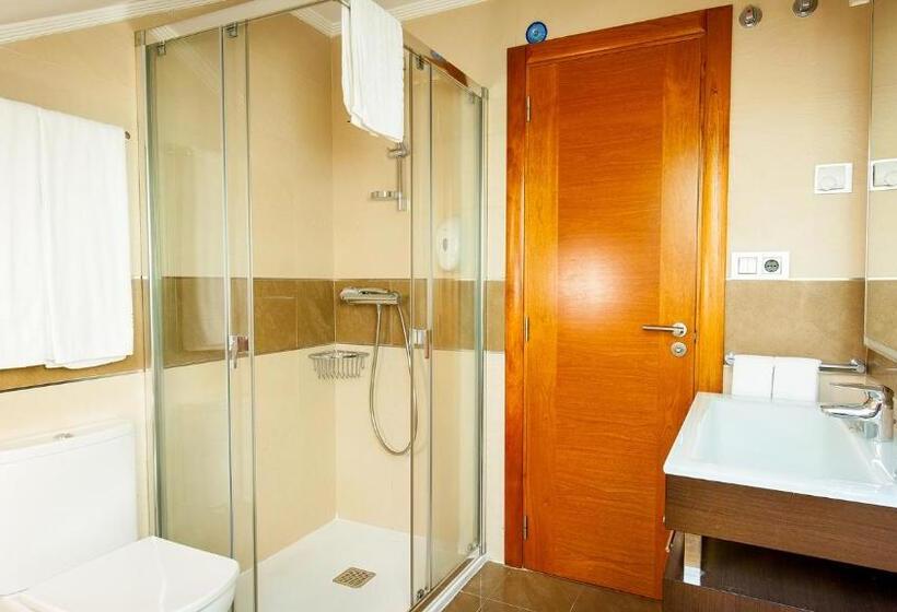 带1个卧室的顶楼公寓, Apartamentos Villa Zoila Baiona