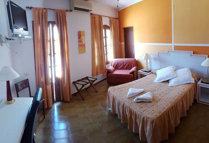 Номер Стандарт с Балконом, Hostal Los Arcos