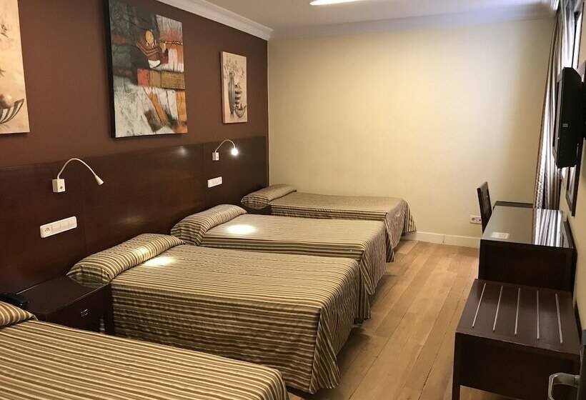 غرفة قياسية رباعية, Hostal Sol Square Madrid