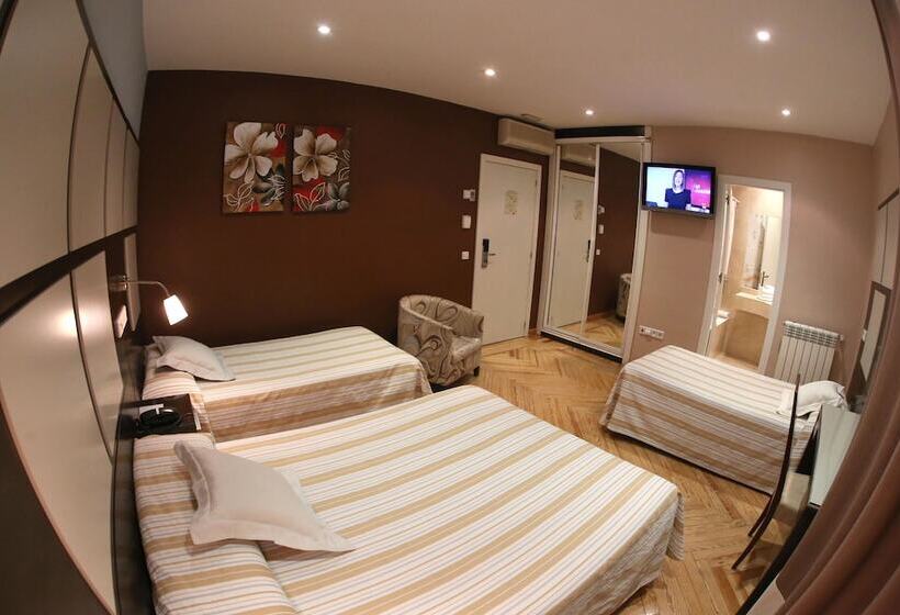 غرفة قياسية ثلاثية, Hostal Sol Square Madrid