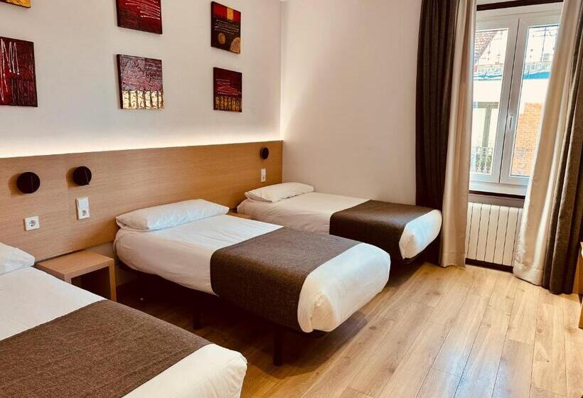 غرفة قياسية ثلاثية, Hostal Sol Square Madrid