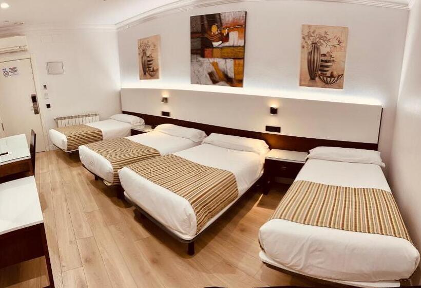 غرفة قياسية رباعية, Hostal Sol Square Madrid