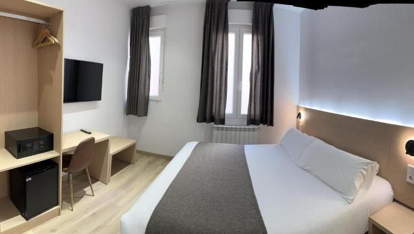 غرفة قياسية مزوَّدة بشُرفة, Hostal Sol Square Madrid