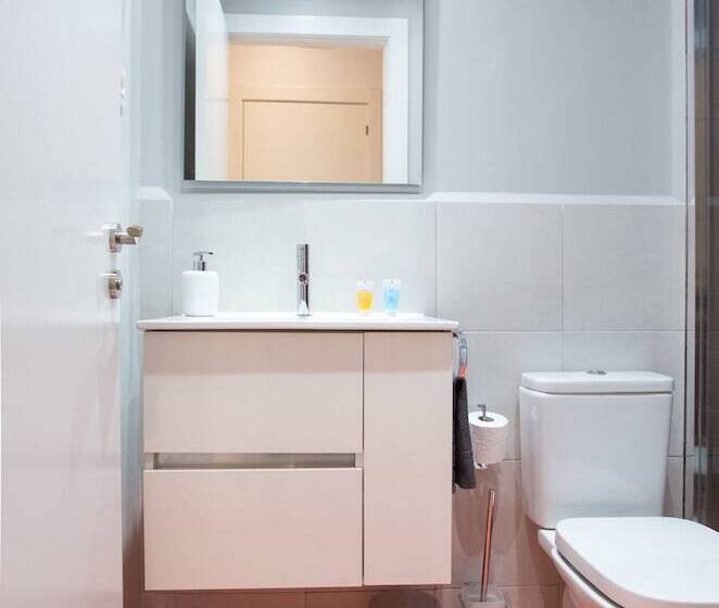 اتاق استاندارد, Fira Basic