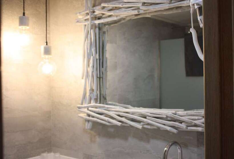 اتاق لوکس, Hostal Cervantes Playa