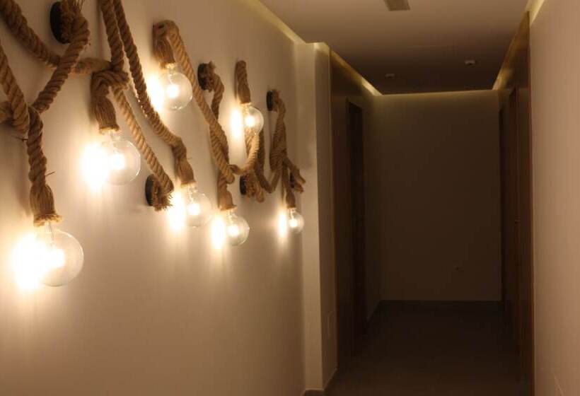 اتاق لوکس, Hostal Cervantes Playa