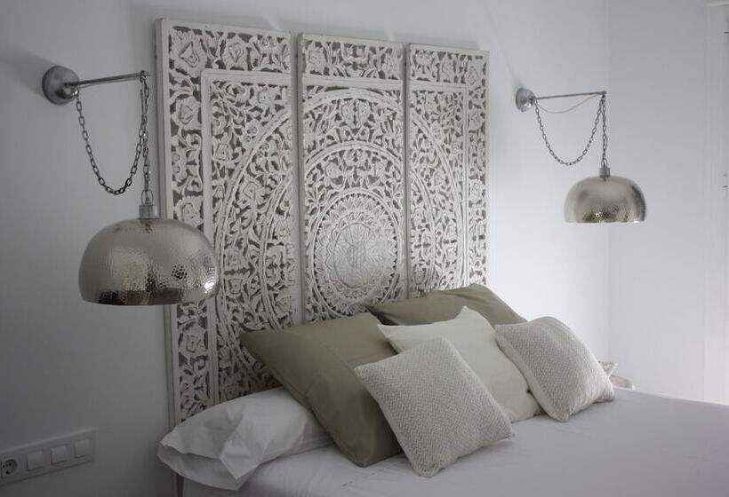 اتاق لوکس, Hostal Cervantes Playa