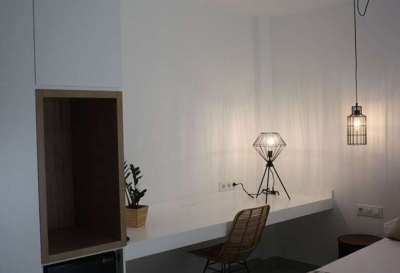 اتاق لوکس, Hostal Cervantes Playa