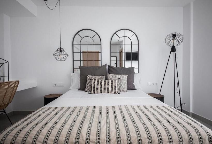 اتاق لوکس, Hostal Cervantes Playa