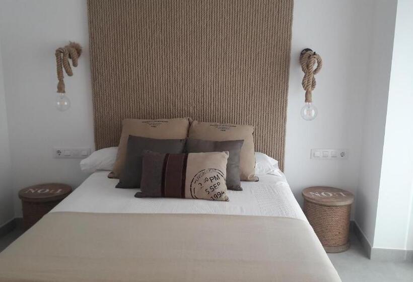 اتاق لوکس, Hostal Cervantes Playa