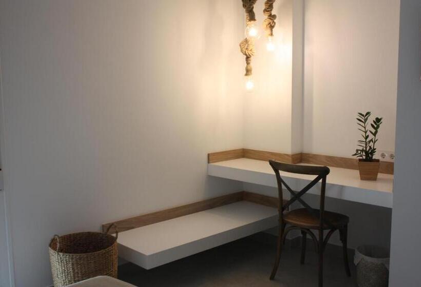 اتاق لوکس, Hostal Cervantes Playa