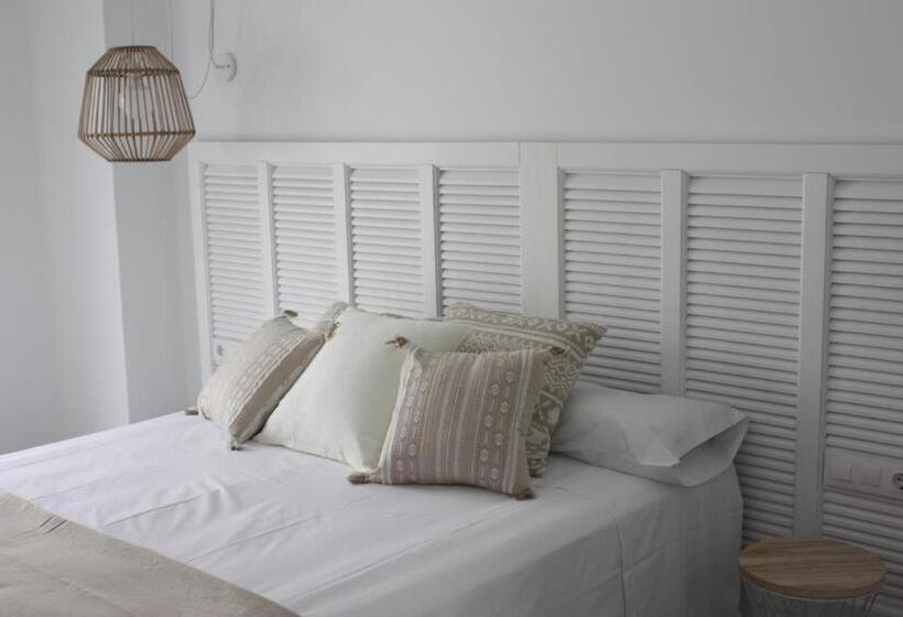 اتاق لوکس, Hostal Cervantes Playa