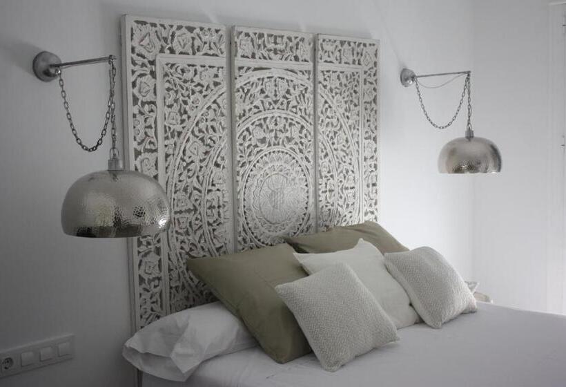 اتاق لوکس, Hostal Cervantes Playa