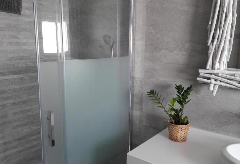 اتاق سوپریور, Hostal Cervantes Playa
