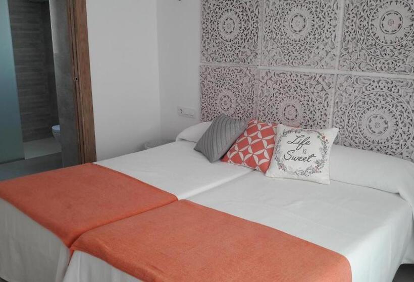 اتاق سوپریور, Hostal Cervantes Playa