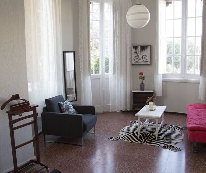 Quarto Familiar Banheiro Compartilhado, Casa Kilig